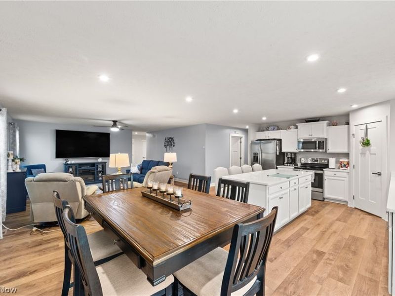 307 Pebble Creek Court, Amherst, OH 44001 Photo 14
