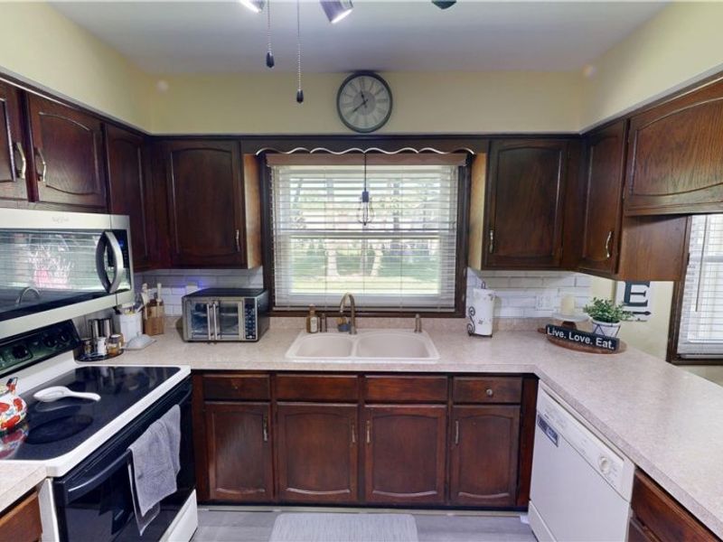 318 Ingram Drive , Boardman, OH 44512 Photo 6