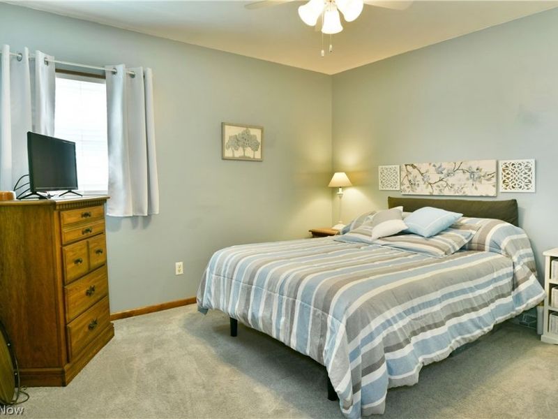 2483 Trentwood Drive SE, Warren, OH 44484 Photo 29