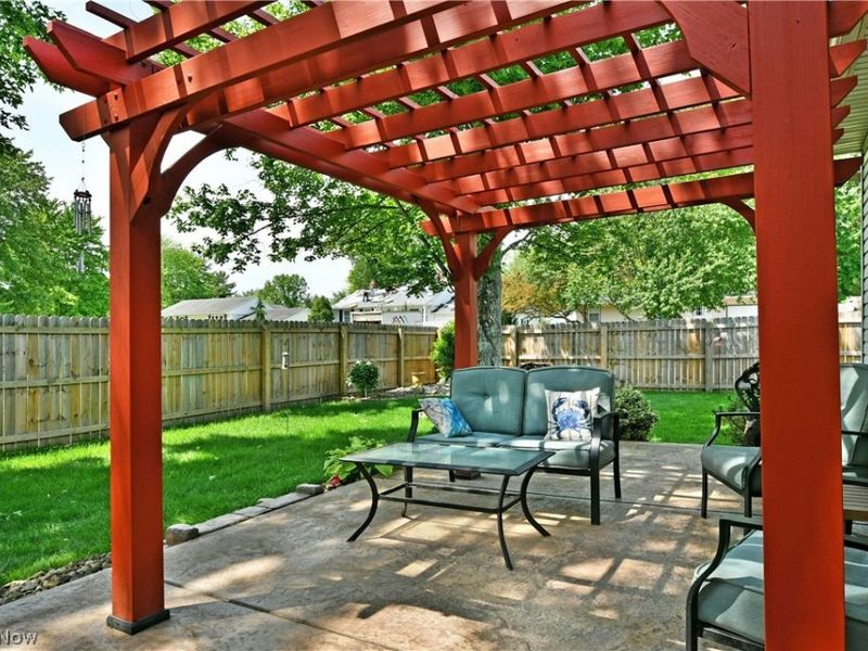2483 Trentwood Drive SE, Warren, OH 44484 Photo 9