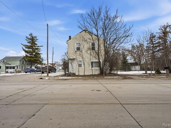 346 Weiss Street , Carrollton Twp, MI 48604