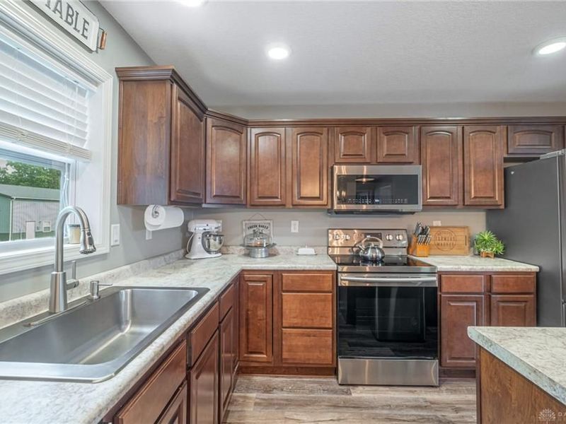 9931 Bunnell Hill Road, Clearcreek Township, OH 45458 Photo 8