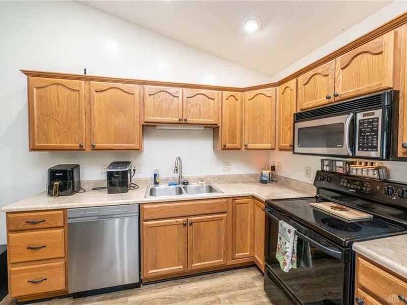1966 Cider Mill Way, Tipp City, OH 45371 Photo 10