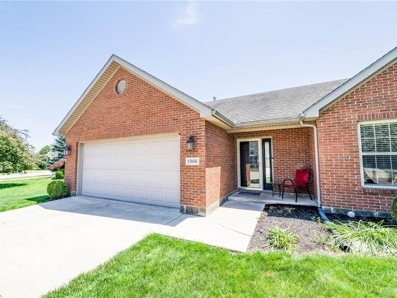 1966 Cider Mill Way, Tipp City, OH 45371 Photo 3