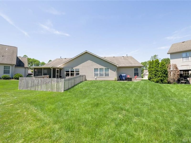 1966 Cider Mill Way, Tipp City, OH 45371 Photo 32