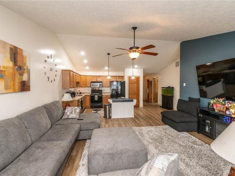 1966 Cider Mill Way, Tipp City, OH 45371 Photo 9