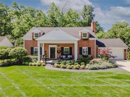 26 E Thruston Boulevard Oakwood, OH 45409