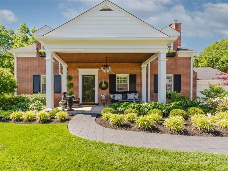 26 E Thruston Boulevard, Oakwood, OH 45409 Photo 2