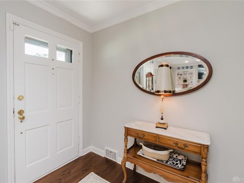 26 E Thruston Boulevard, Oakwood, OH 45409 Photo 7