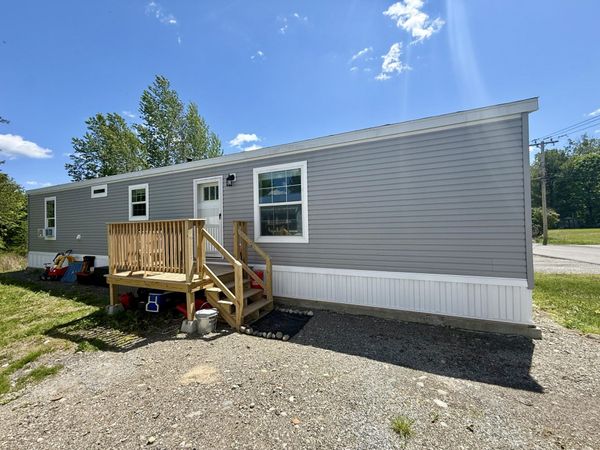 28 Hobson Avenue , Veazie, ME 04401