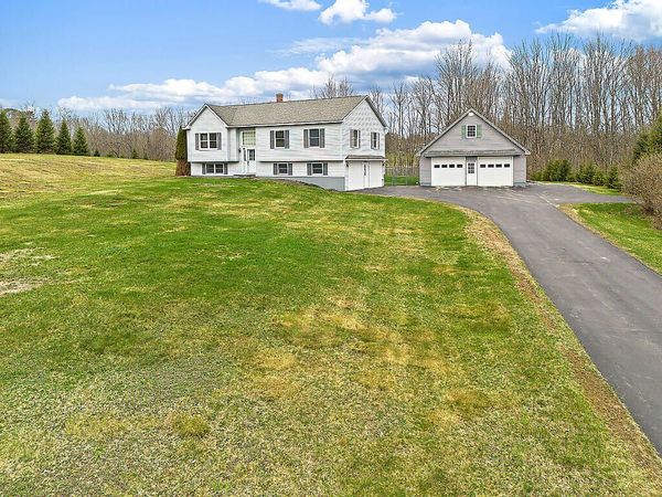 52 Alfalfa Road , Sidney, ME 04330
