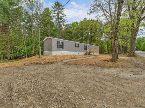 300 South Road , Winthrop, ME 04364