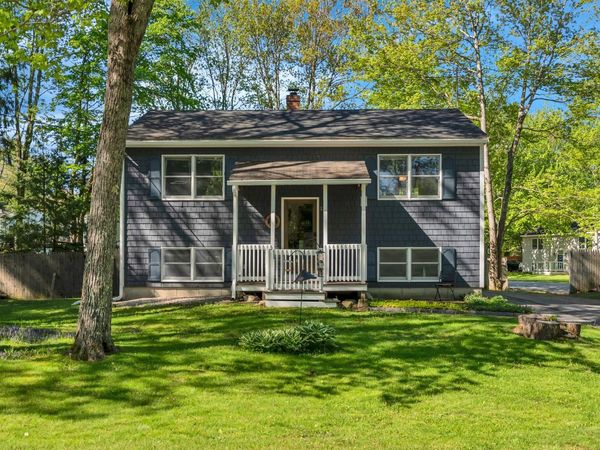 12 Wood Avenue , Topsham, ME 04086