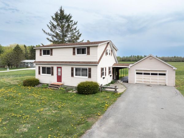 300 Coldbrook Road , Hampden, ME 04444