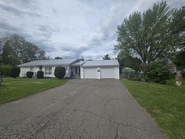 61 Fairfax Street , Bangor, ME 04401