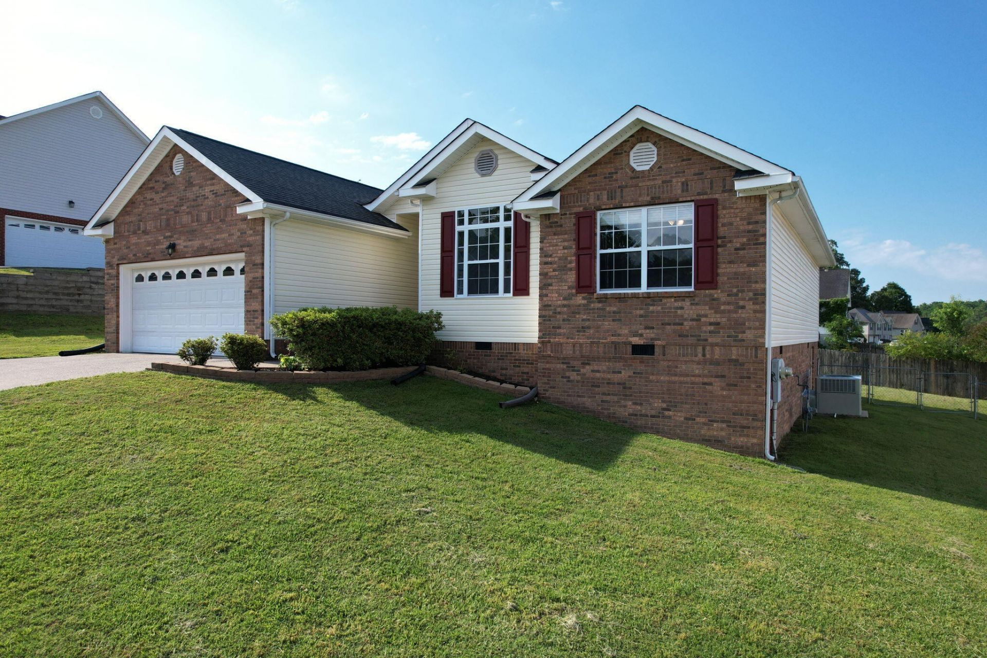 8138 Fatherson Circle , Ooltewah, TN 37363 Main Photo