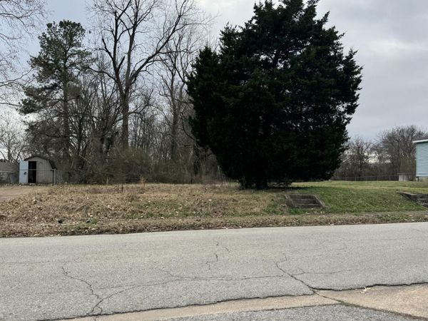 418 Berry Street , Jackson, TN 38301