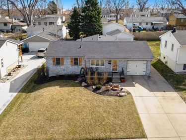 12677 B Street, Omaha, NE 68144