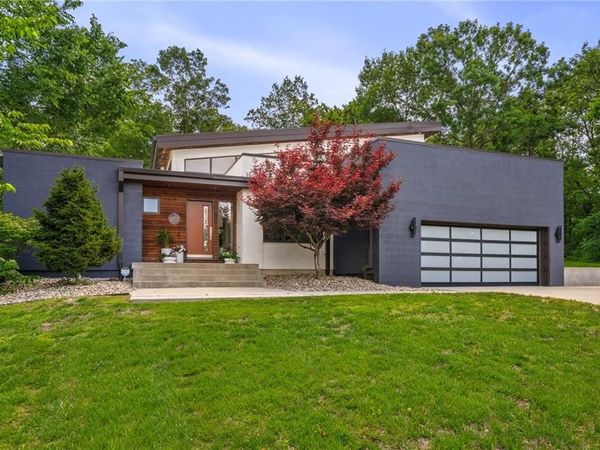 4717 CANAAN LAKE Circle, Kansas City, KS 66109