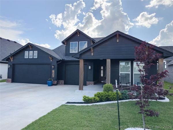 16174 S 89th East Avenue , Bixby, OK 74008