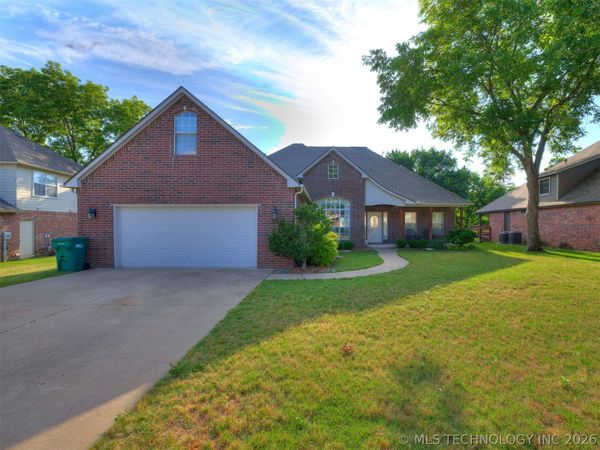 2218 S 113th West Court , Sapulpa, OK 74066