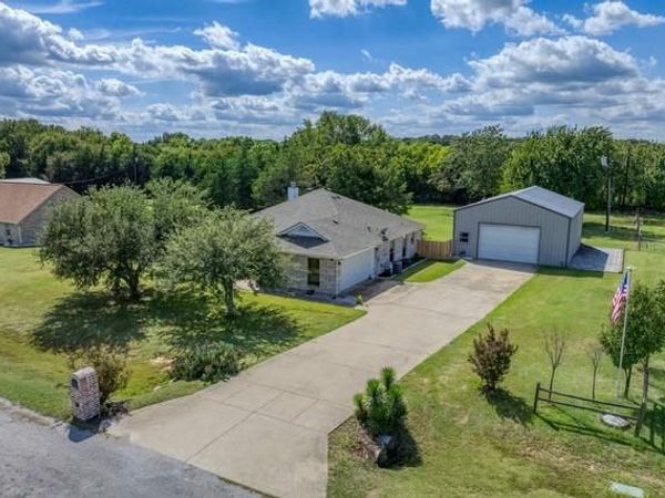 99 Catamaran Court, Gordonville, TX 76245