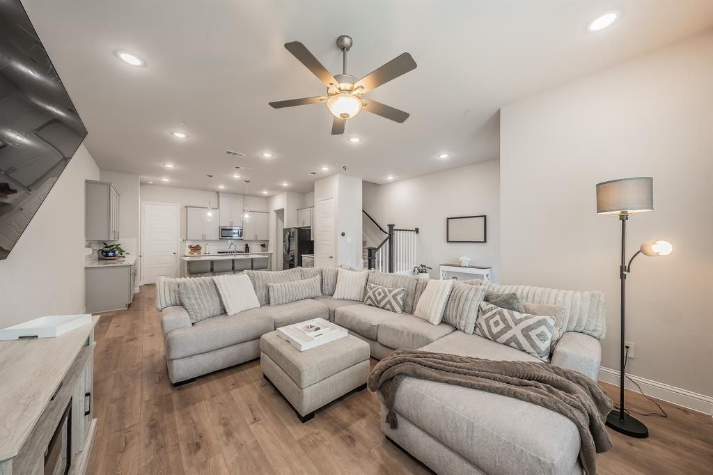 12933 Couture Drive, Farmers Branch, TX 75234 Main Photo