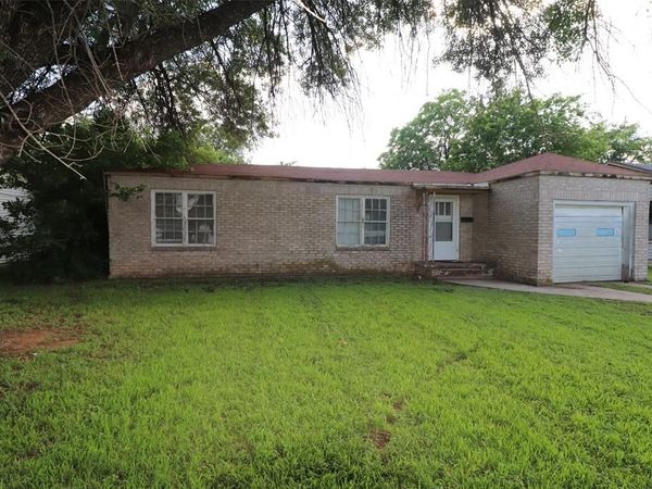 2111 Southside Street, Brownwood, TX 76801