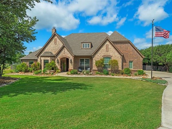 119 Rasha Drive, Azle, TX 76020