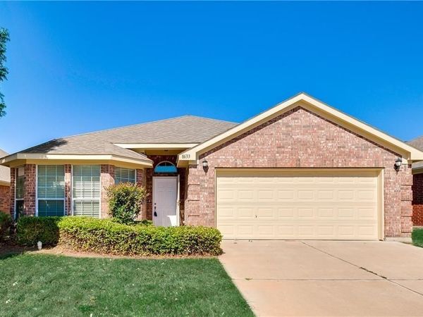 8633 Corral Circle, Fort Worth, TX 76244