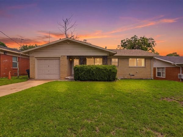 4304 Hodgkins Road, Lake Worth, TX 76135