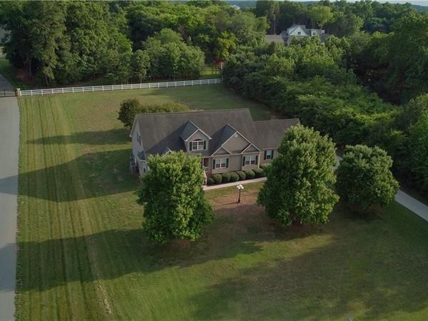 2034 Waterford Pointe Road, Lexington, NC 27292