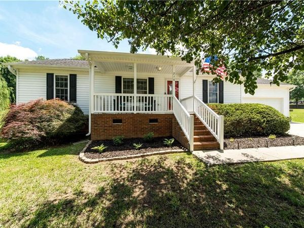 210 Saddlebred Loop , Stokesdale, NC 27357