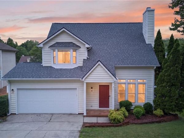 5 Park Village Court , Greensboro, NC 27455