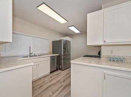 137 Kassberg, Roseville, CA 95678 Photo