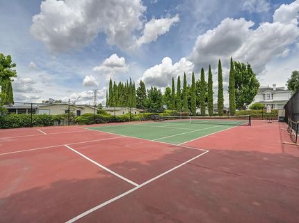 137 Kassberg, Roseville, CA 95678 Photo