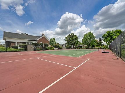 137 Kassberg, Roseville, CA 95678 Photo