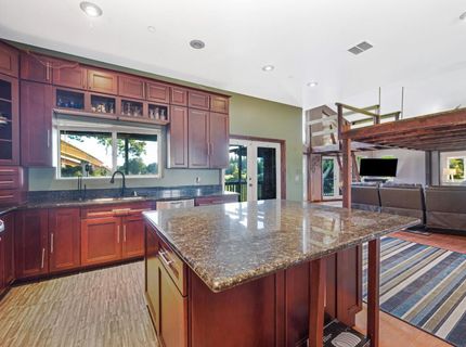 2181 Garden Hwy, Sacramento, CA 95833 Photo
