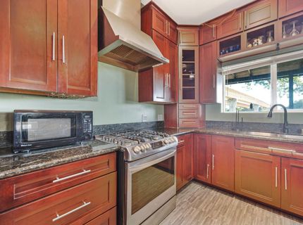 2181 Garden Hwy, Sacramento, CA 95833 Photo