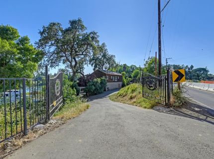 2181 Garden Hwy, Sacramento, CA 95833 Photo