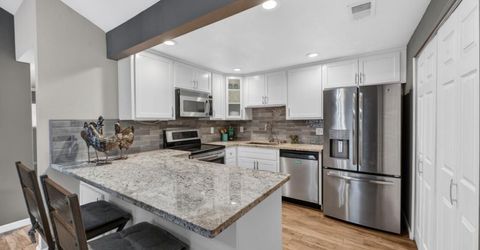 7993 La Riviera Dr, Sacramento, CA 95826 Photo