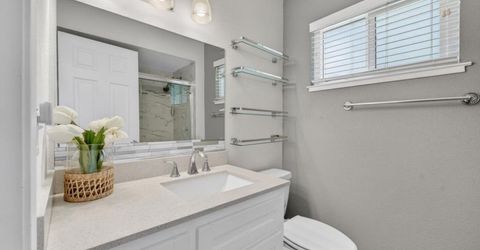 7993 La Riviera Dr, Sacramento, CA 95826 Photo