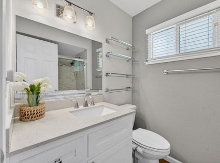 7993 La Riviera Dr, Sacramento, CA 95826 Photo