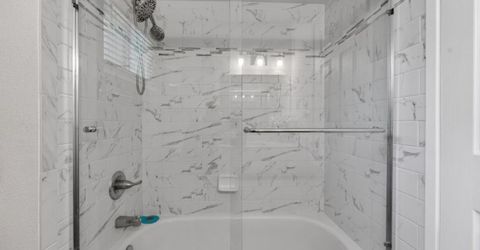 7993 La Riviera Dr, Sacramento, CA 95826 Photo