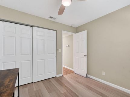 7993 La Riviera Dr, Sacramento, CA 95826 Photo