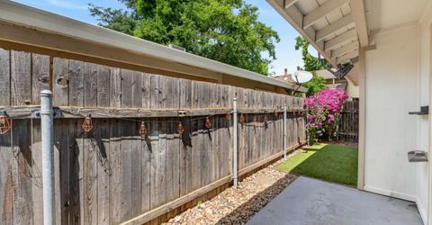 7993 La Riviera Dr, Sacramento, CA 95826 Photo