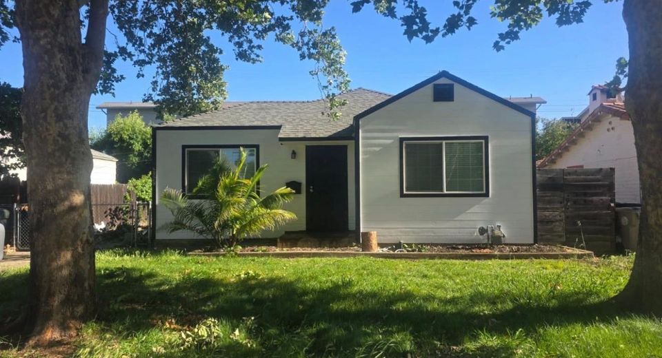 5328 22nd Ave, Sacramento, CA 95820 Photo