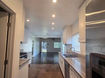 5328 22nd Ave, Sacramento, CA 95820 Photo