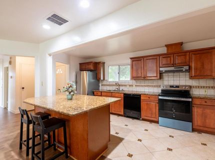 1152 Greenhills Rd, Sacramento, CA 95864 Photo