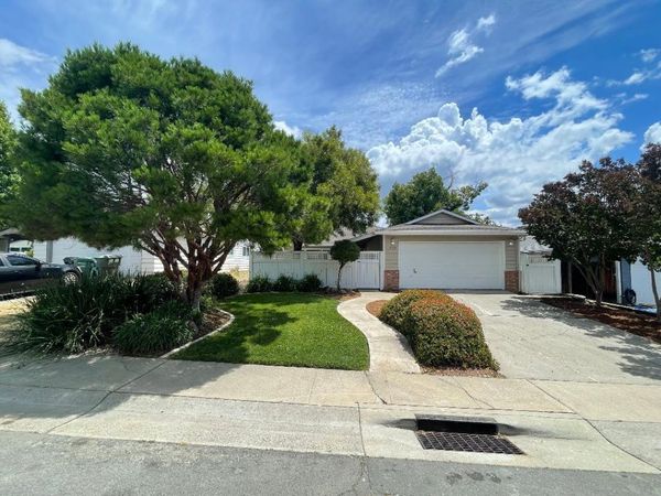 5422 Earnell St, Carmichael, CA 95608
